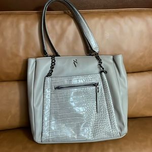 Brand New! Never used!   Gray Simply Vera handbag